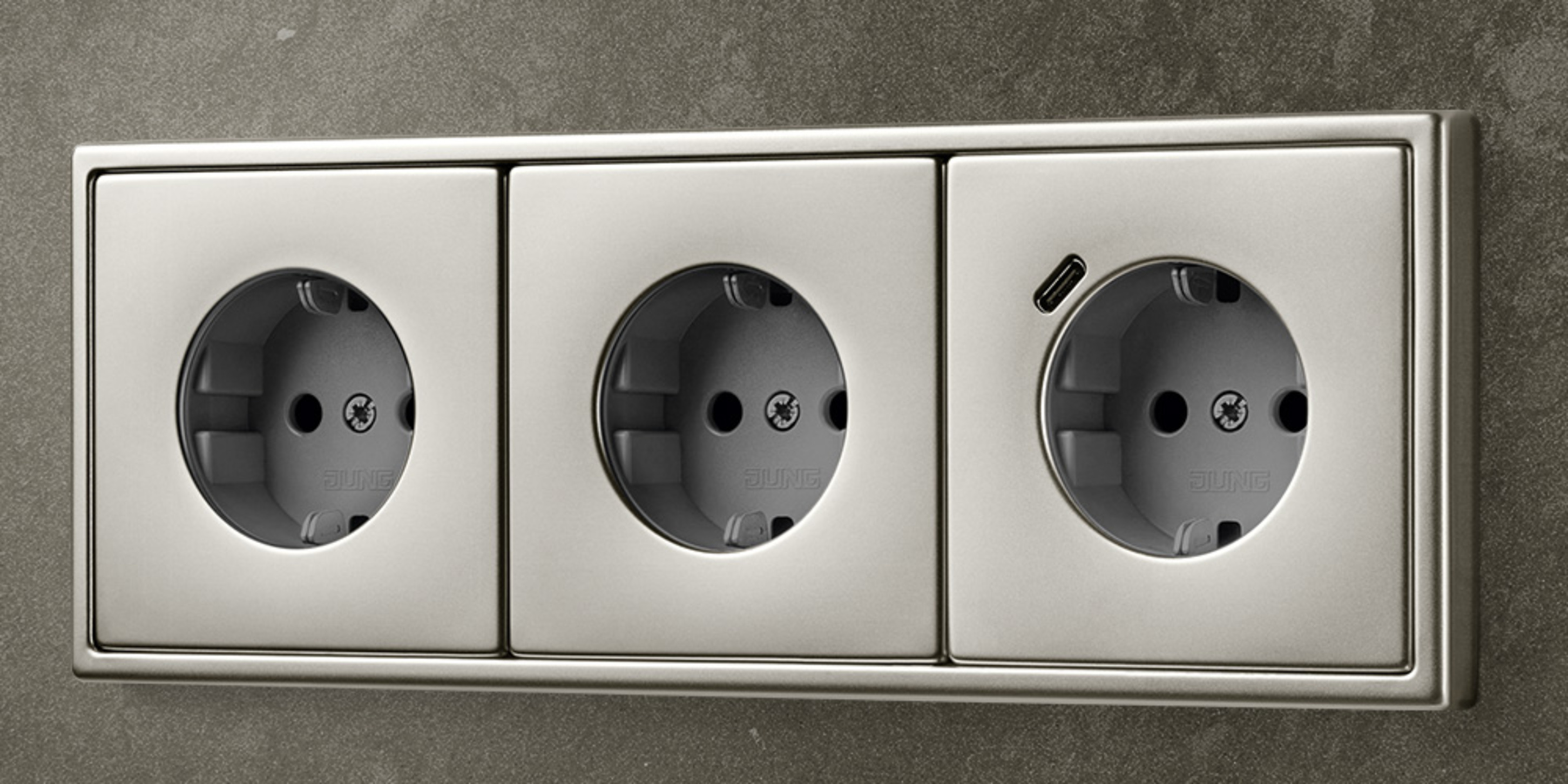 SCHUKO® Steckdosen mit USB bei Elektrotechnik Nill GmbH in Bodelshausen